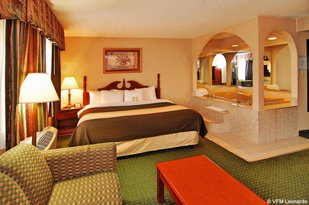 Comfort Inn Red Horse Frederick Exterior photo