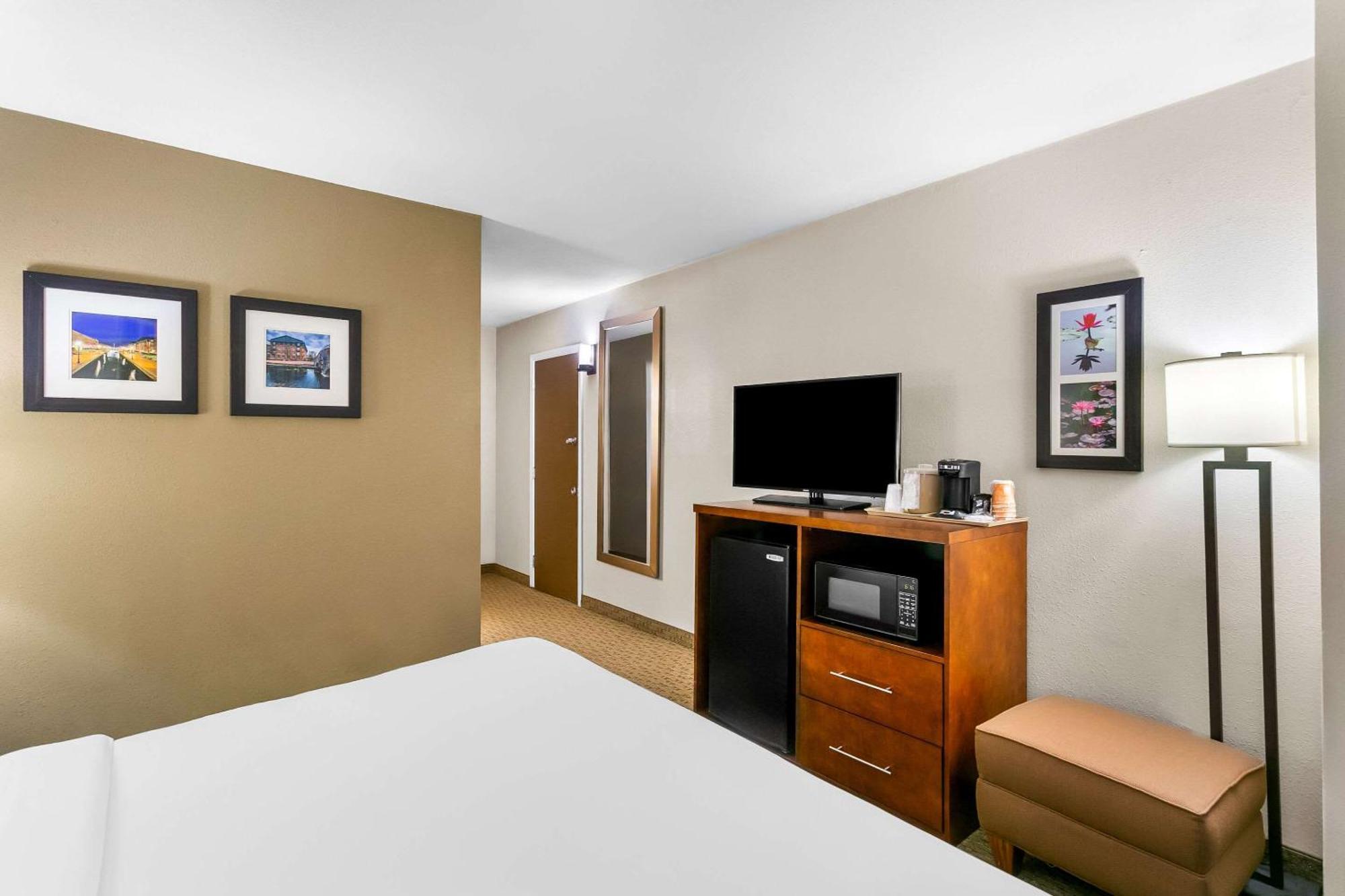 Comfort Inn Red Horse Frederick Exterior photo