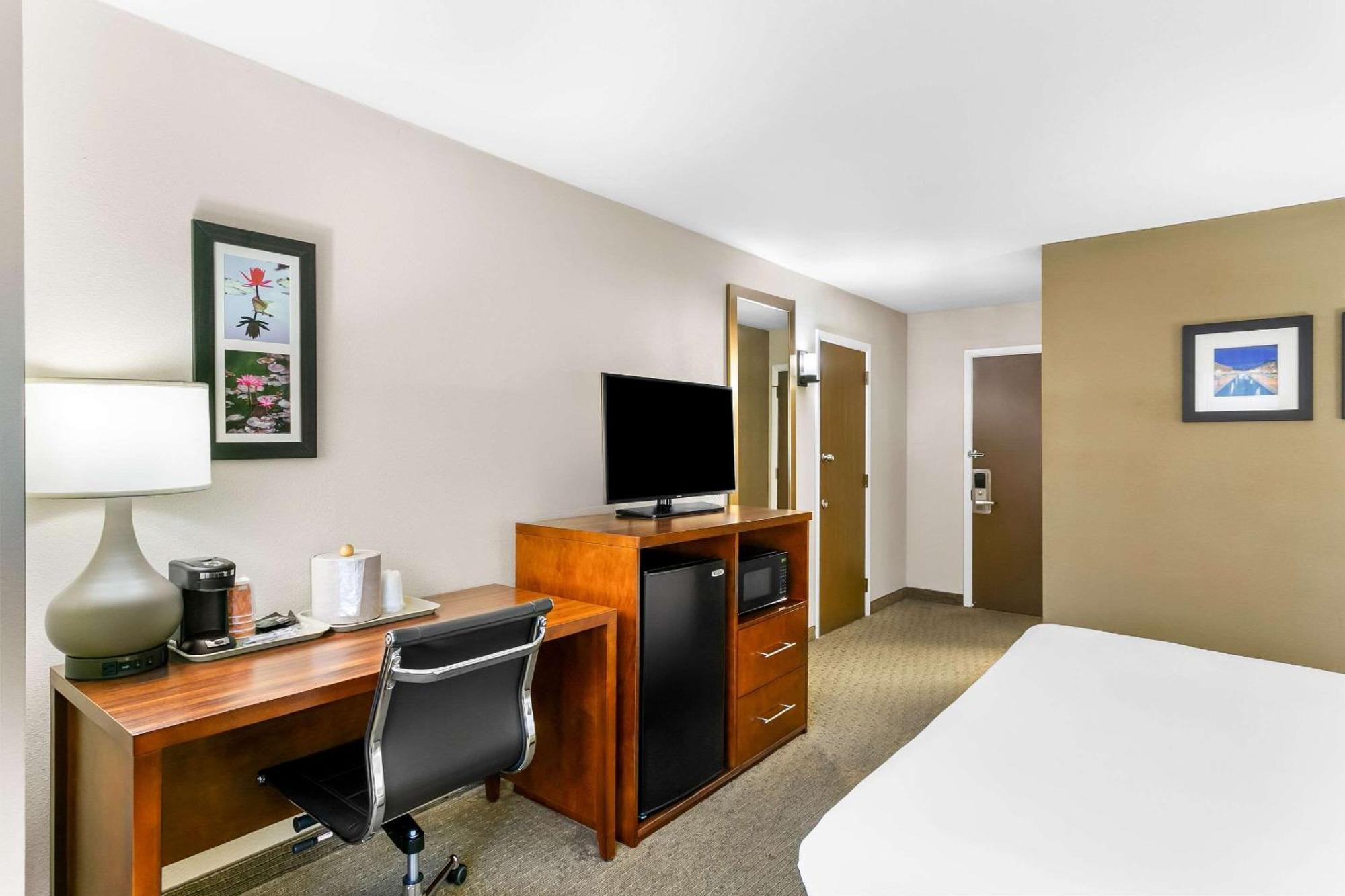 Comfort Inn Red Horse Frederick Exterior photo